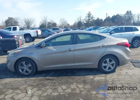 2016 Hyundai Elantra Value Edition z USA, uszkodzony, nr VIN 5NPDH4AE9GH740607